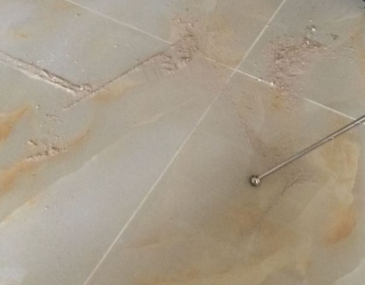 万荣瓷砖空鼓维修公司分享粘合剂选择不当在瓷砖铺贴过程中可能导致以下问题
