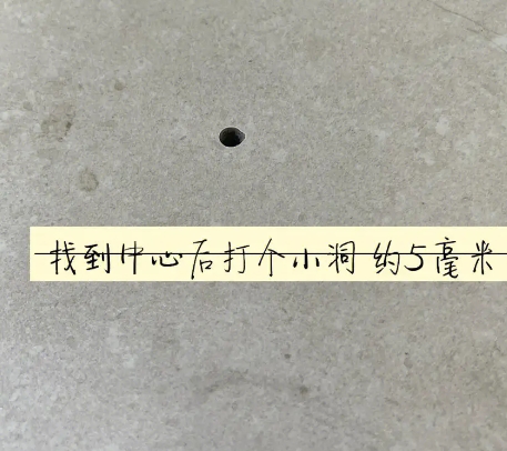 万荣瓷砖空鼓维修公司专业解答在瓷砖铺贴过程中，如果砂料搅拌不均匀，将会带来以下问题